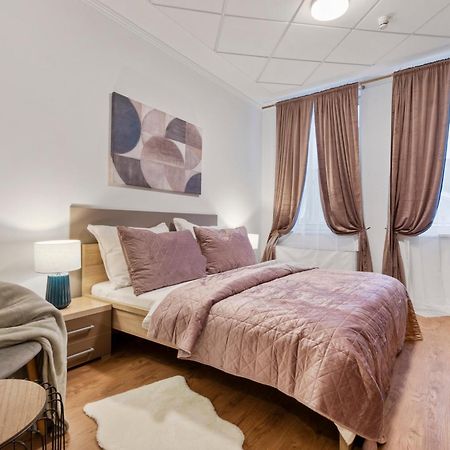 Luxe Living At Old Town Center Apartment Bratislava Exterior foto