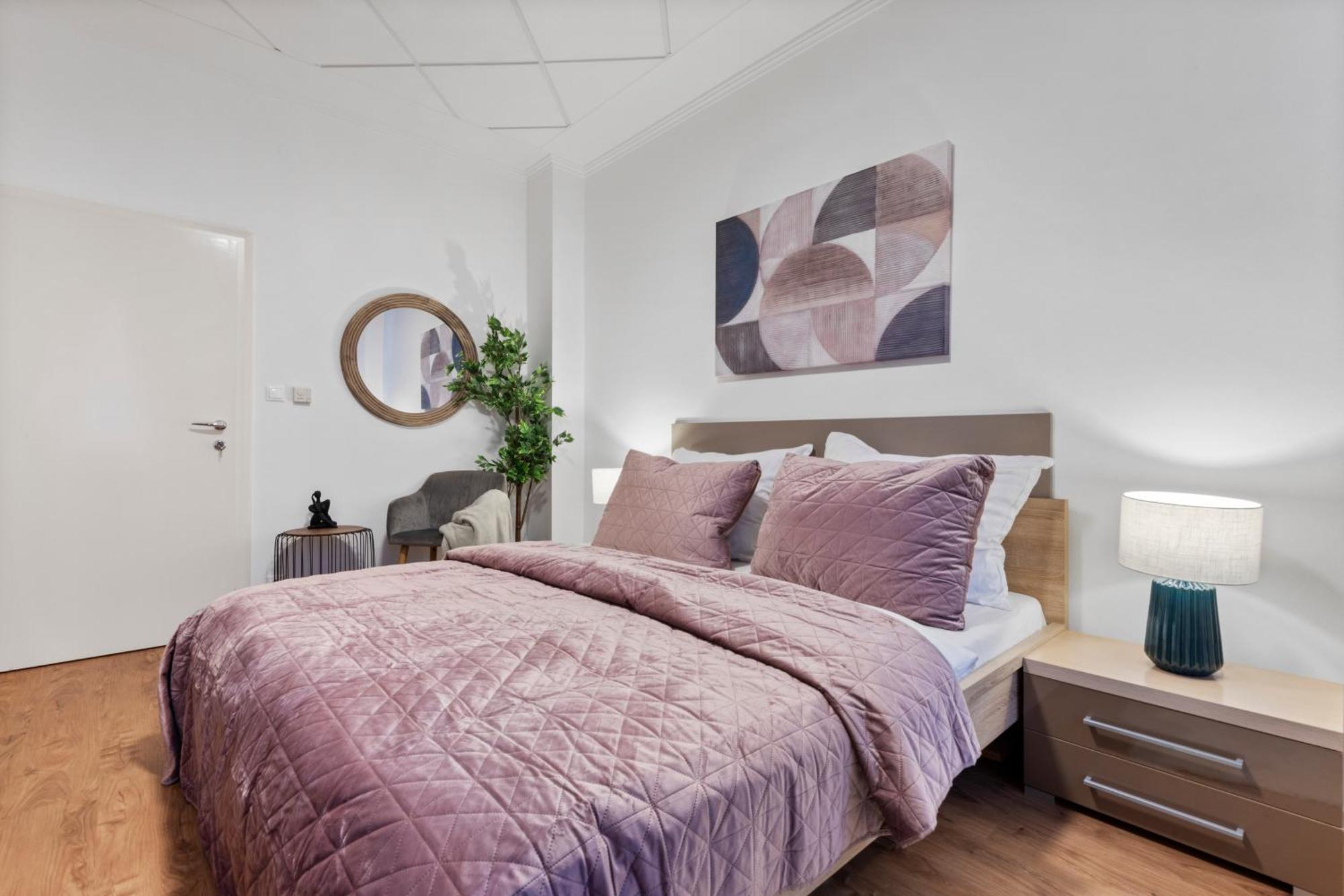 Luxe Living At Old Town Center Apartment Bratislava Exterior foto