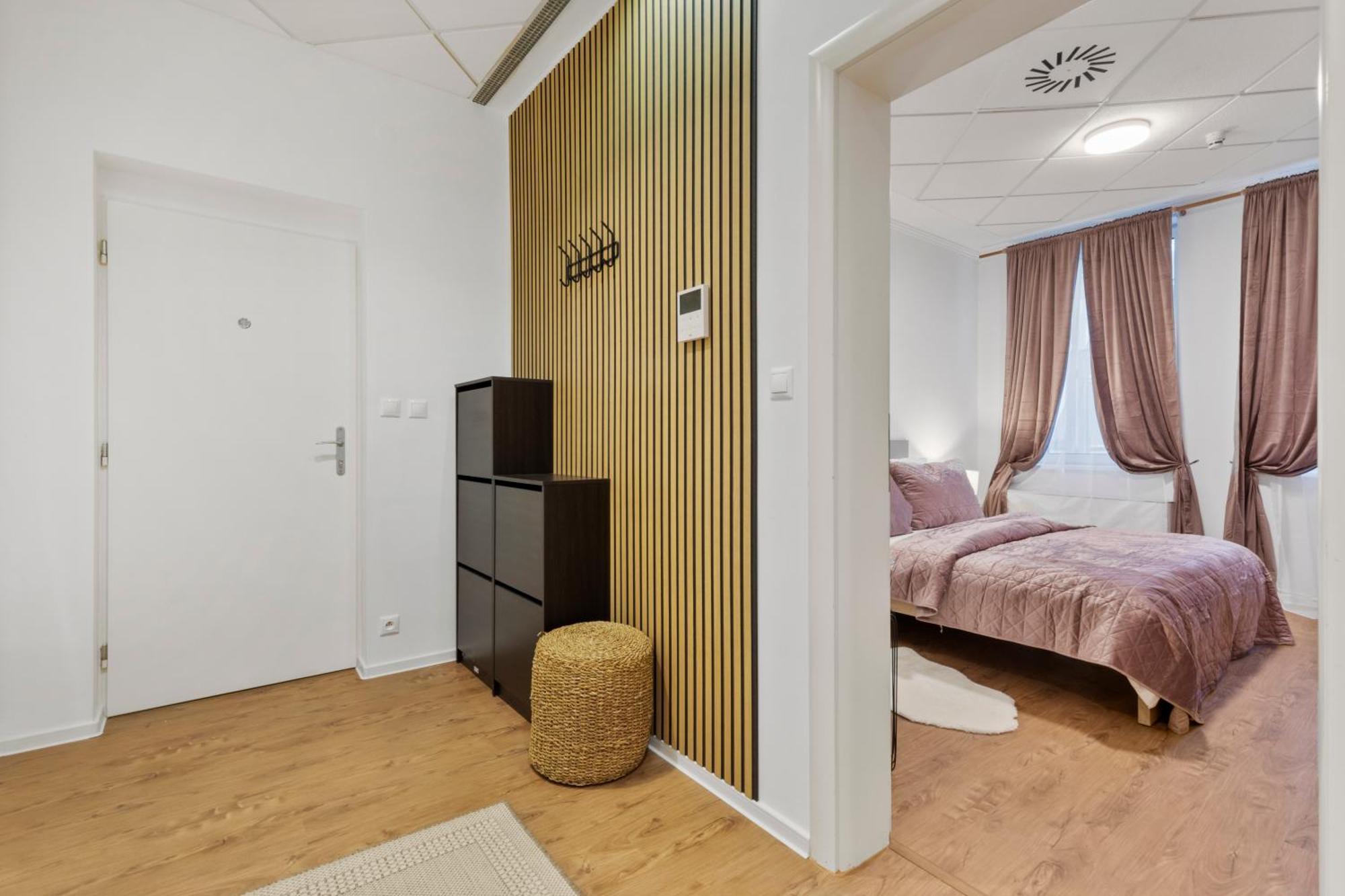Luxe Living At Old Town Center Apartment Bratislava Exterior foto