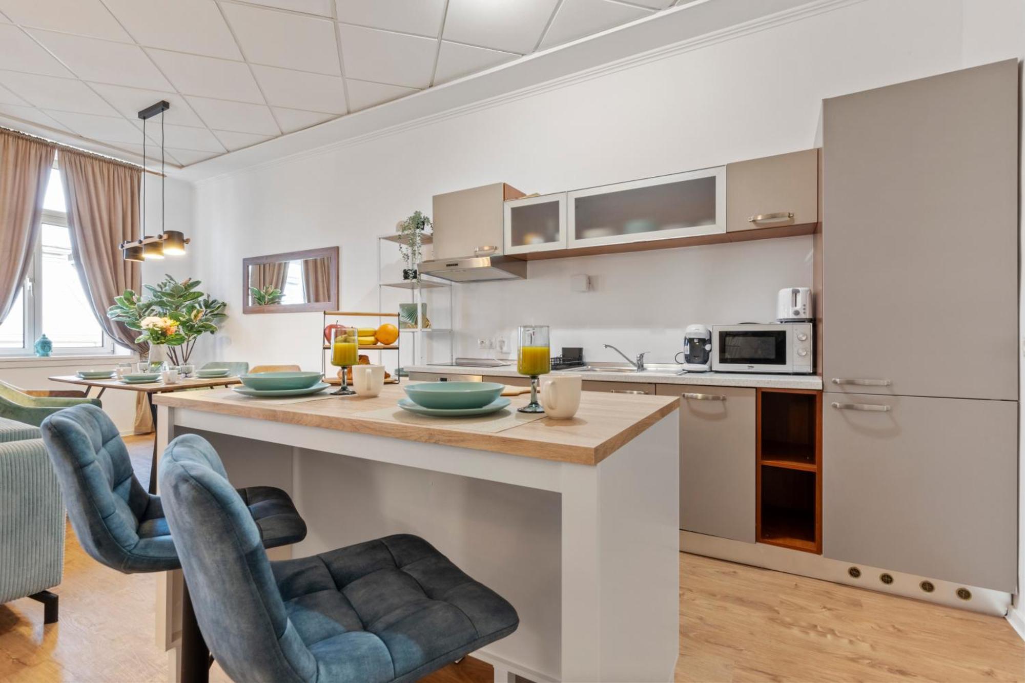 Luxe Living At Old Town Center Apartment Bratislava Exterior foto